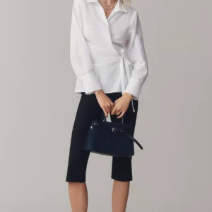 Blusa cruzada de manga larga con lazo a la cintura de Maeve