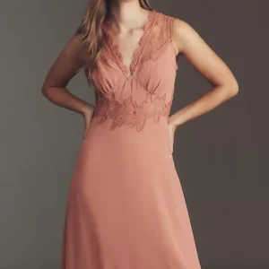 Vestido midi lencero con encaje en tono terracota