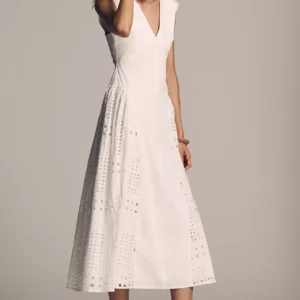 Vestido Midi Blanco con Escote en V y Detalle Bordado — Elly
