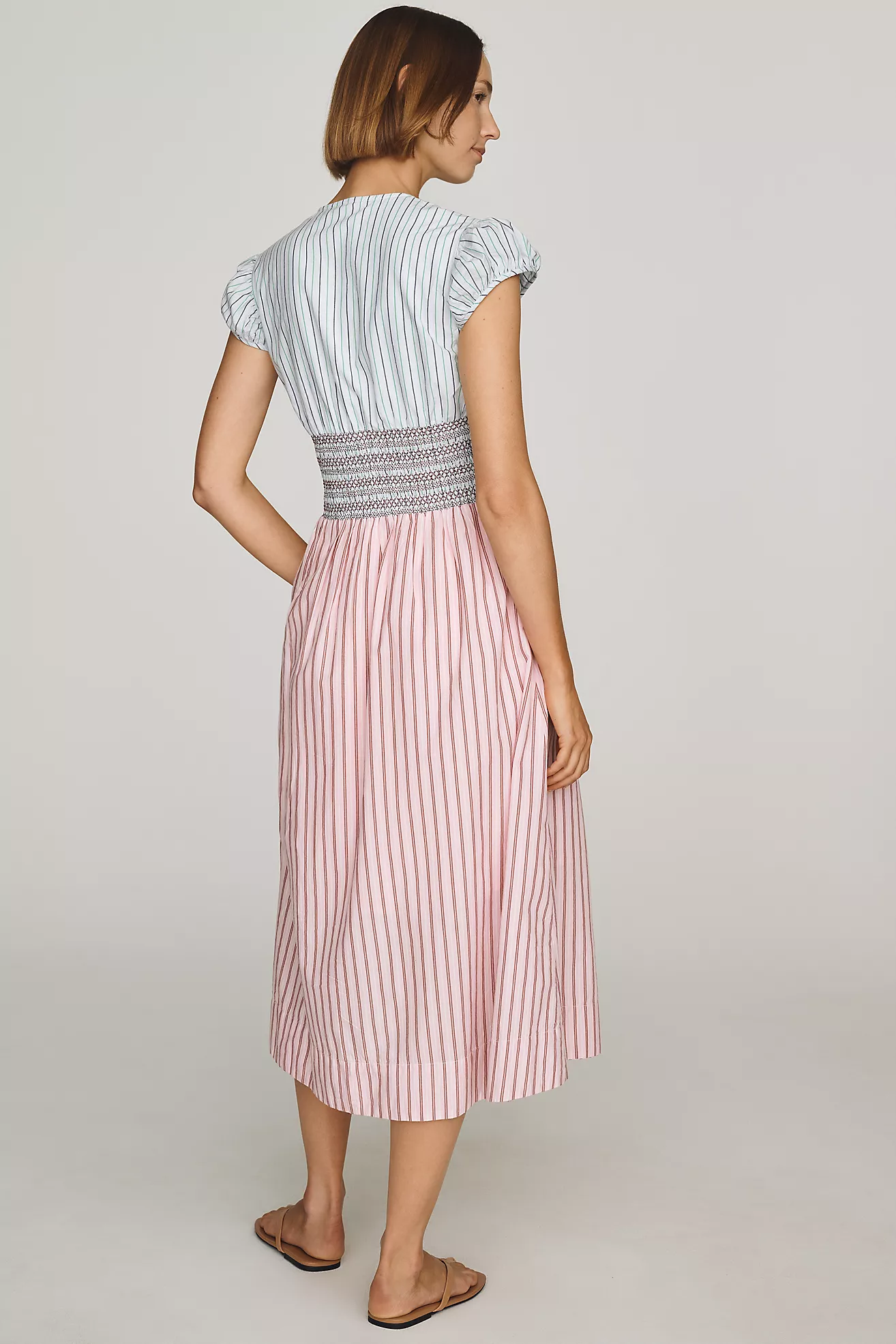 Vestido Midi de Algodón con Cintura Smocked — Maeve - Imagen 2