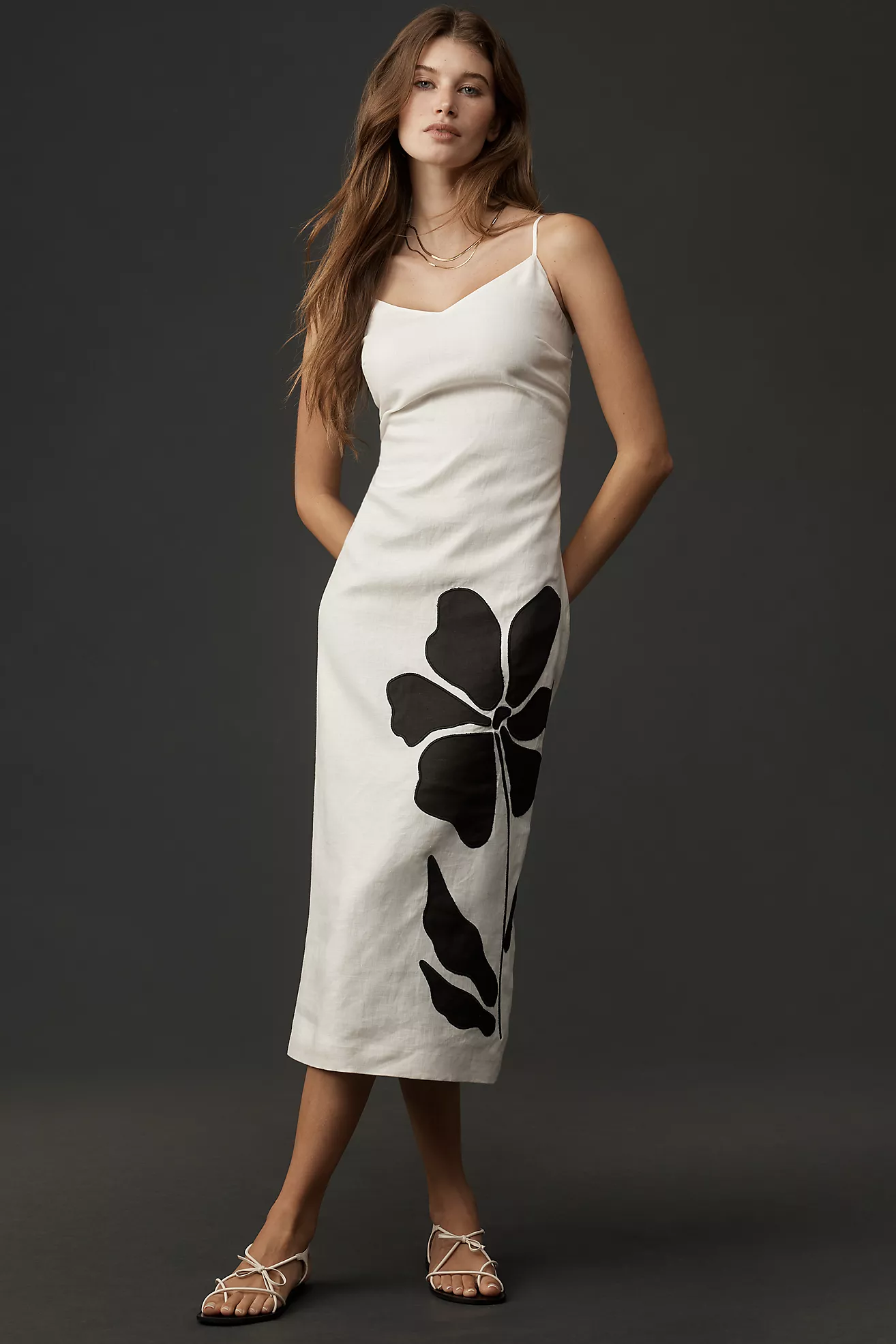 Vestido Midi de Lino con Flor Aplicada — Exquise - Imagen 2