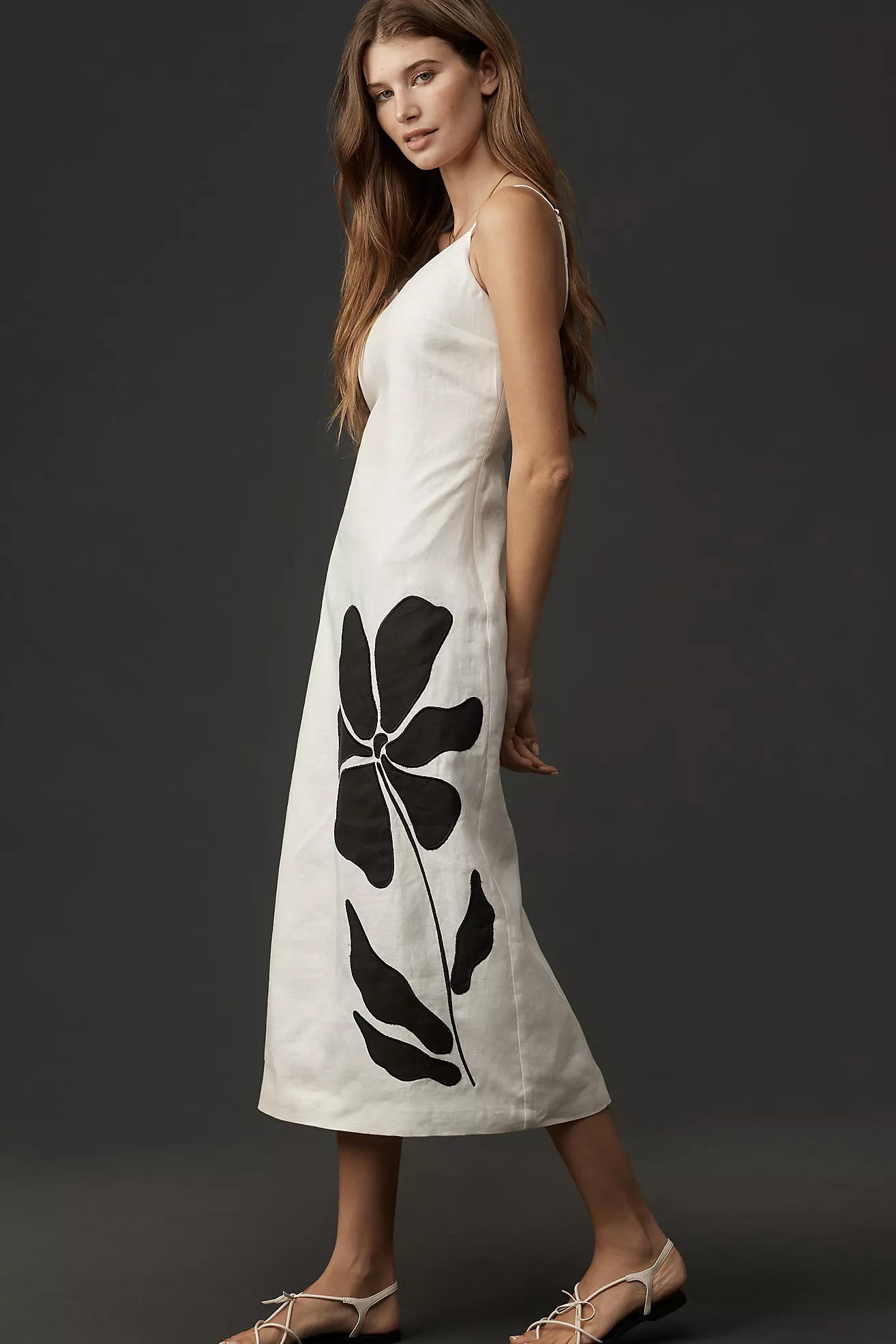 Vestido Midi de Lino con Flor Aplicada — Exquise - Imagen 5